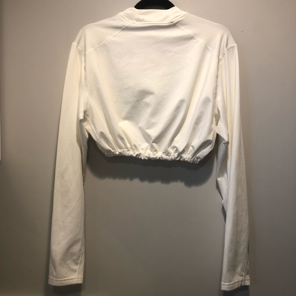 SOLD Nike dryfit crop cinch bottom gold eyelet - Picture 8 of 8
